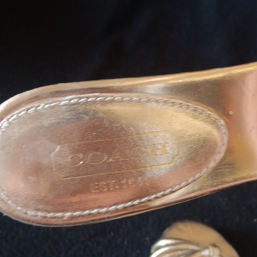 Coach Olay gold sandles - Picture 5 of 6